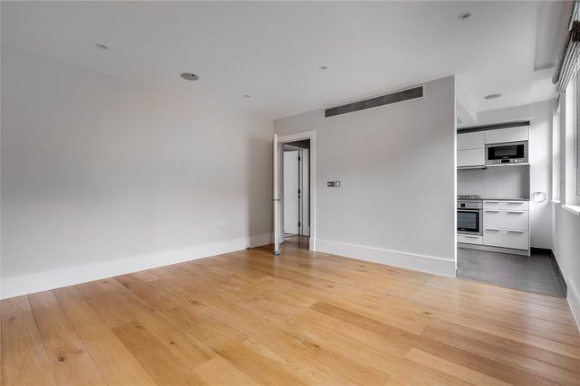 Thumbnail Flat to rent in Cavalry Square, Chelsea