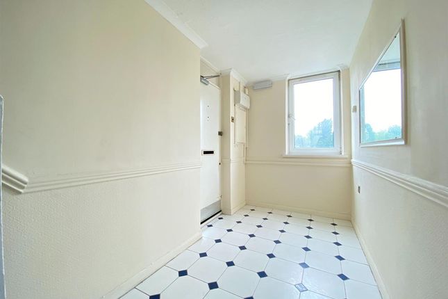 Room 1, 98 Stebondale Street, London photo 5