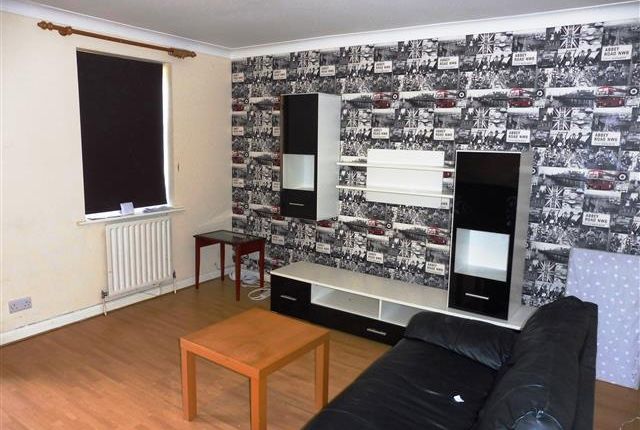 266, Westmacott Drive, Feltham photo 2