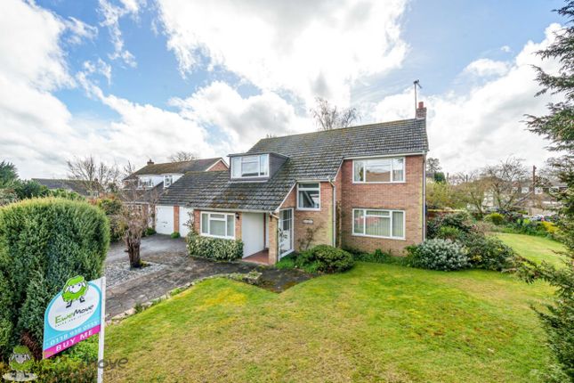 Thumbnail Detached house for sale in Cedar Close, Tadley, Hampshire