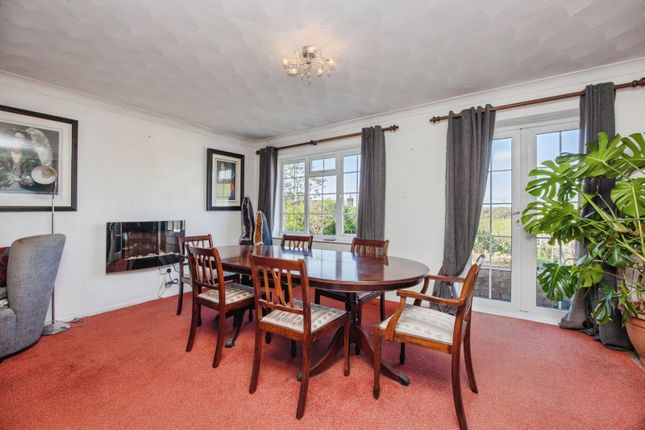 5, Mews Court, Liskeard photo 4