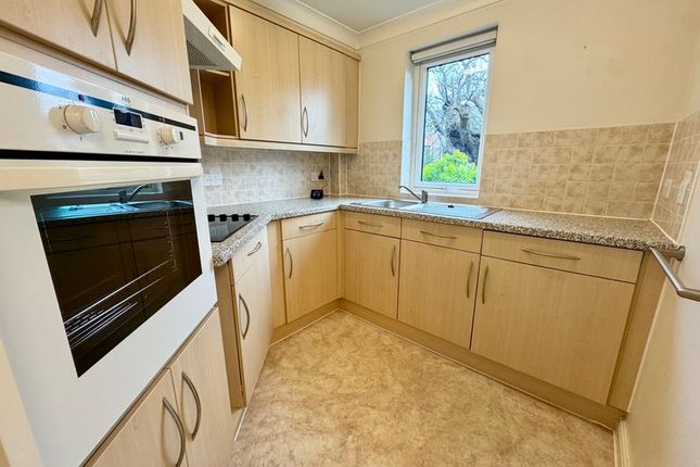 16 Bernard Court, Chester Road, Holmes Chapel photo 4