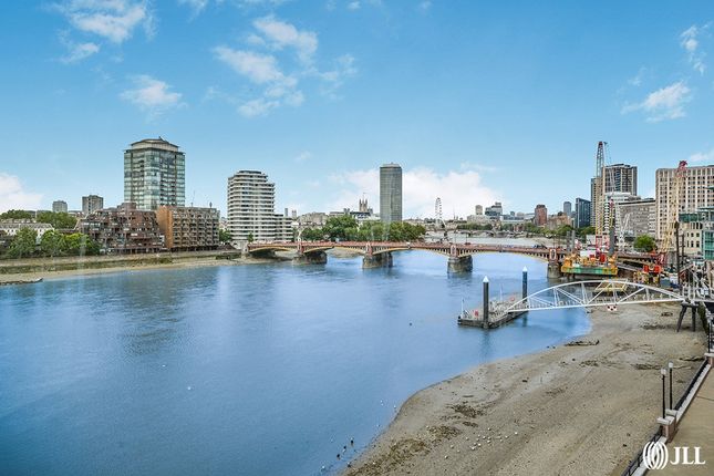 Flat to rent in St. George Wharf, London