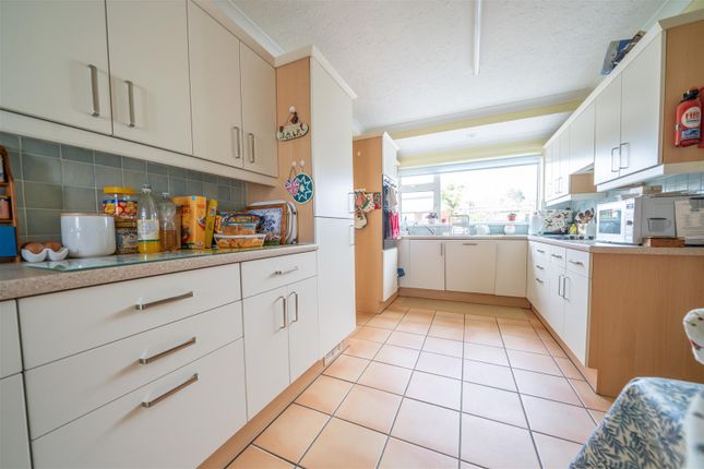 29, Moorcombe Drive, Weymouth photo 4