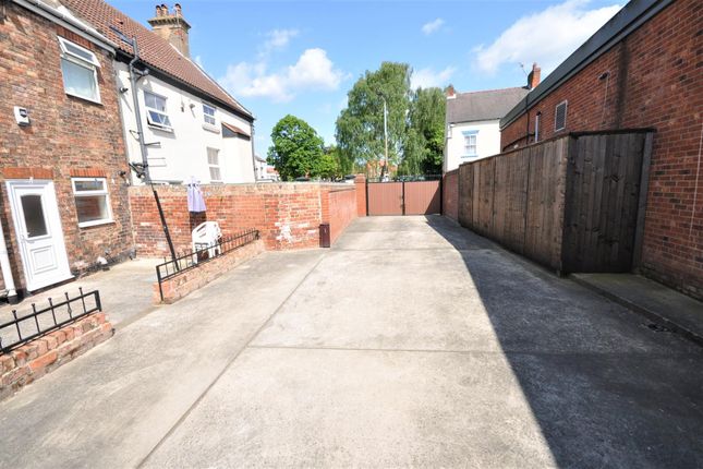 3 & 3a, South Parade, Thorne photo 2