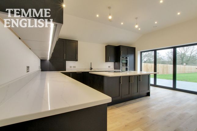 1 Kingfisher Close, Billericay photo 4