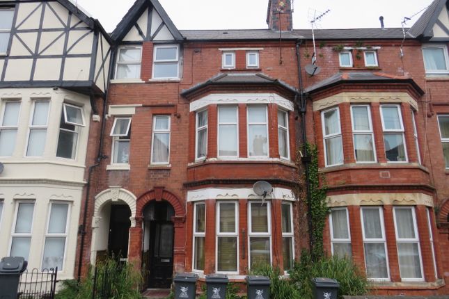 Flat to rent in Claude Place, Roath, Cardiff