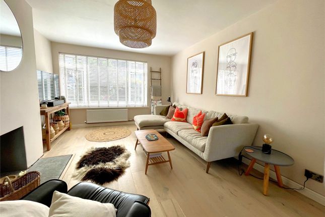 35, Hawkers Lane, Somerset photo 2