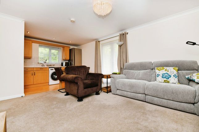 Flat for sale in Searle Close, Chelmsford, Essex