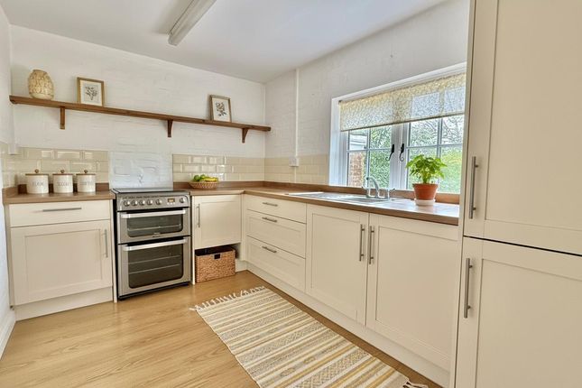 48 Ringwood Road, St. Ives, Ringwood photo 2