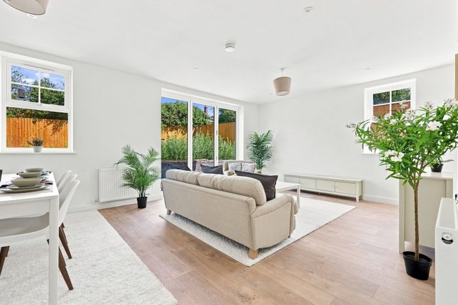 8 Morton Close, 9 Morton Road, East Grinstead photo 4