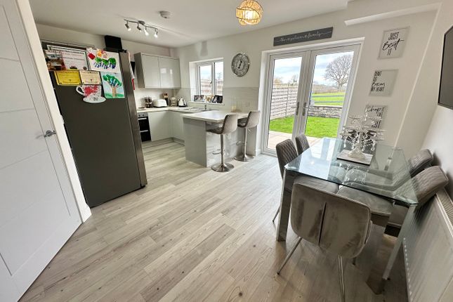 1, Hoggan Park, Brecon photo 2