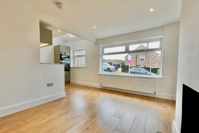 2, Carr Bridge Avenue, West Yorkshire photo 5