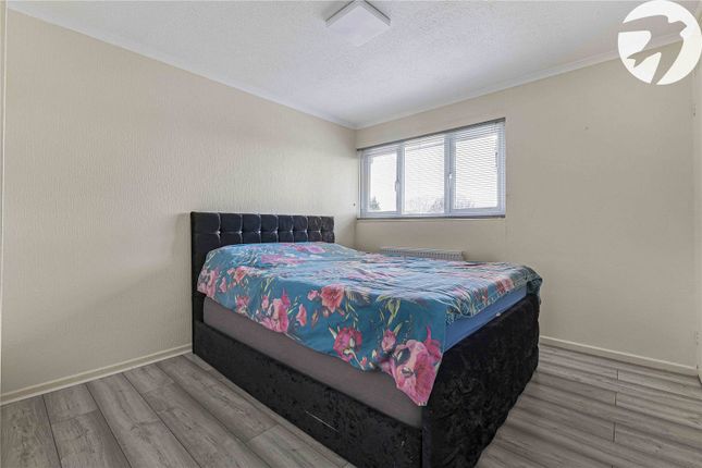 48, Mallard Way, Rochester photo 4