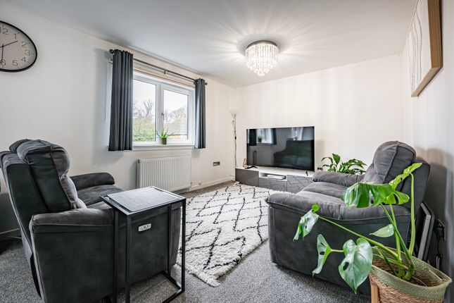 Flat 1/2, 212 Carmyle Avenue, Glasgow photo 2