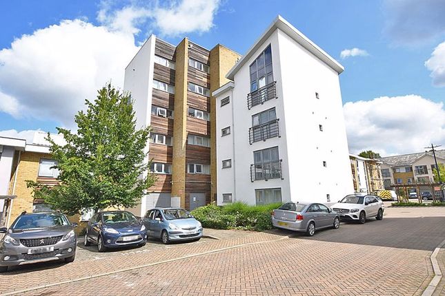 2 bed flat to rent in Arundel Square, Maidstone ME15