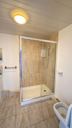 Flat 2, Ron Leighton way, London photo 4