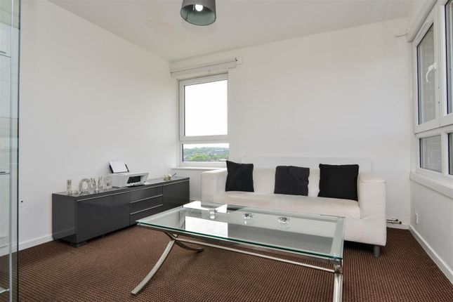 Flat 45, Laird House, Redcar Street, SE5 photo 5