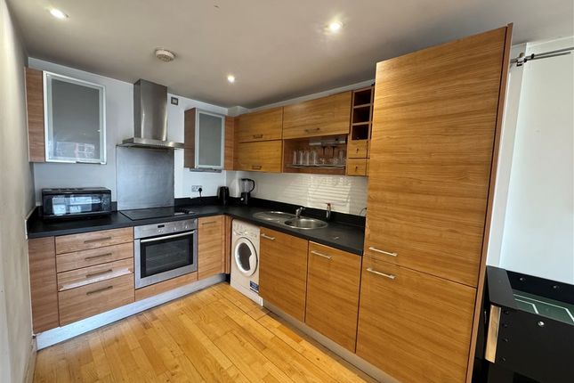 204, Clarence House, The Boulevard, LEEDS photo 2