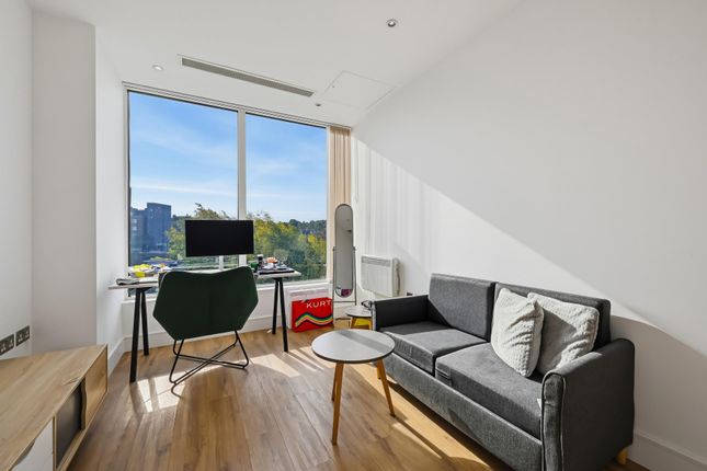 Flat 321 Westgate House, No Street Name Specified, London photo 2