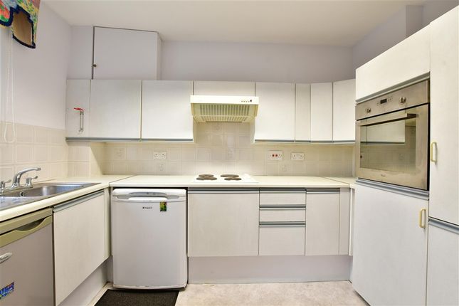 Cunningham Close, Romford photo 2