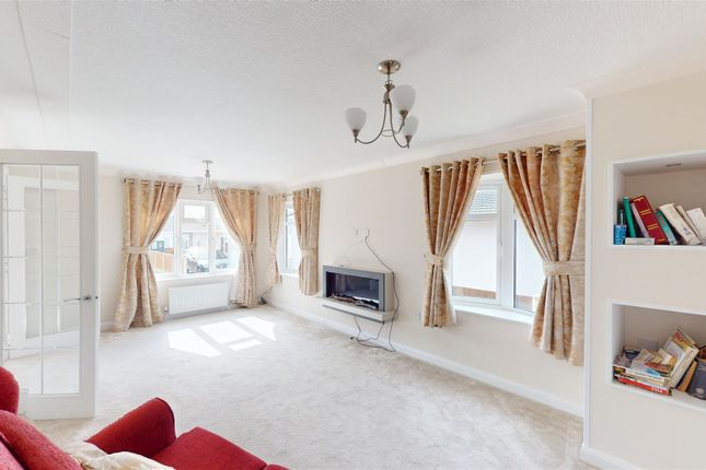 29, Pont Pentre Park, Pontypridd photo 2