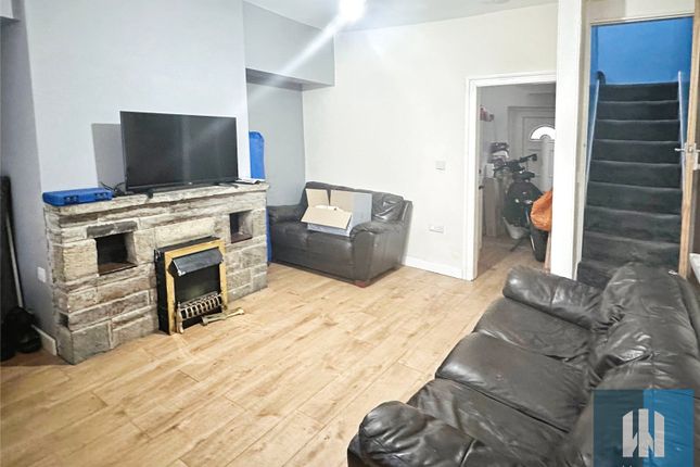 2, Buck Rose Terrace, Huddersfield photo 2