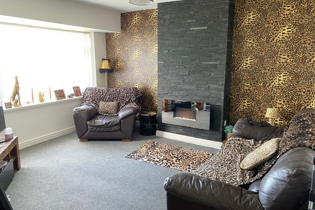 26, Lime Grove, Neath photo 2