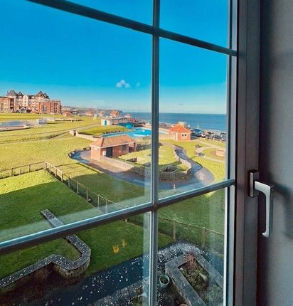 Flat for sale in Royal Crescent, Whitby