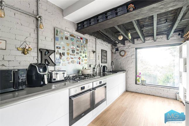 38, Coppetts Road, London photo 4