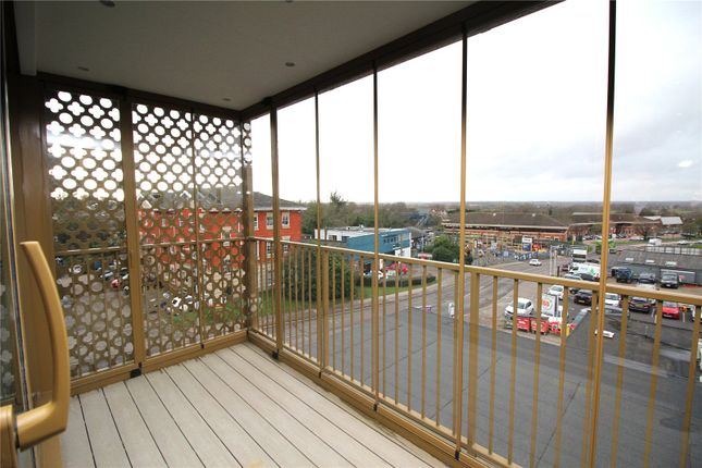 Flat to rent in Park View, 30 Radford Way