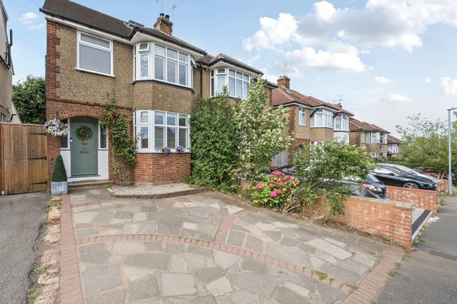 Oakleigh Drive - Front.Jpg