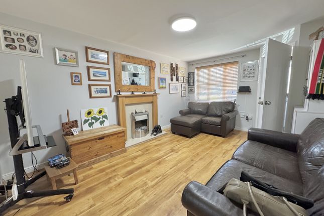 33, Goswick Way, Seaham photo 3