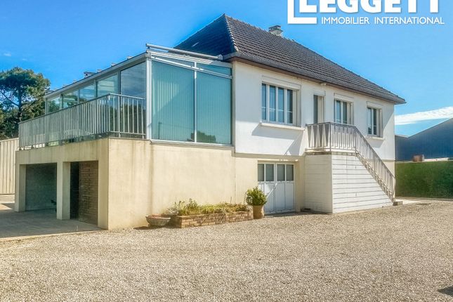Thumbnail Villa for sale in Lessay, Manche, Normandie