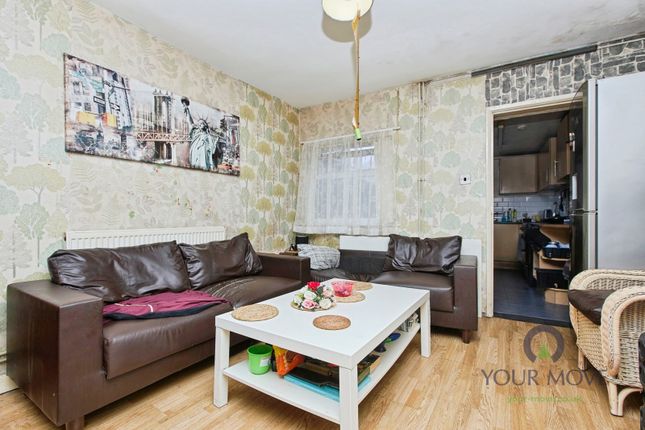 153, Victoria Crescent, Staffordshire photo 4