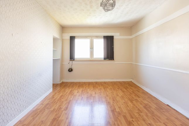 28, Quarrywood Road, Glasgow photo 4