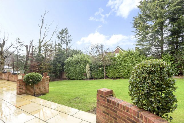 Melrose House, 23, Fulmer Drive, Buckinghamshire photo 4