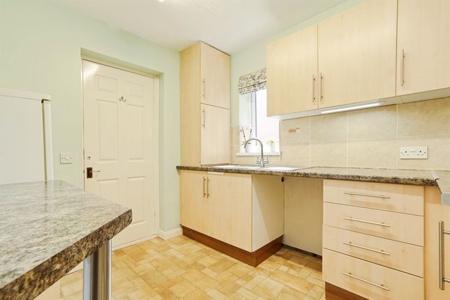 15, Maple Croft, LEEDS photo 3