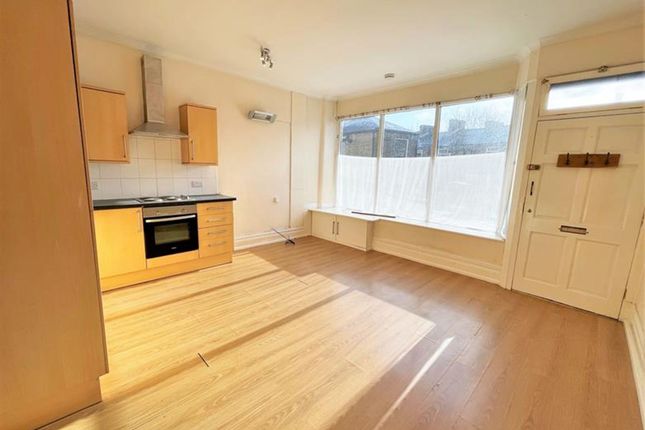 24 Market Street, High Peak photo 3