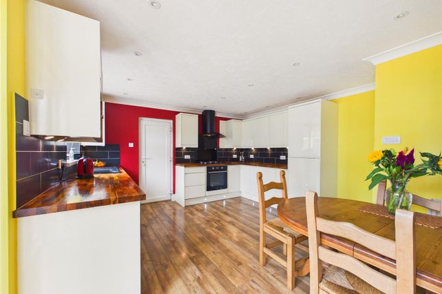 6, Southcote Close, South Cave photo 2