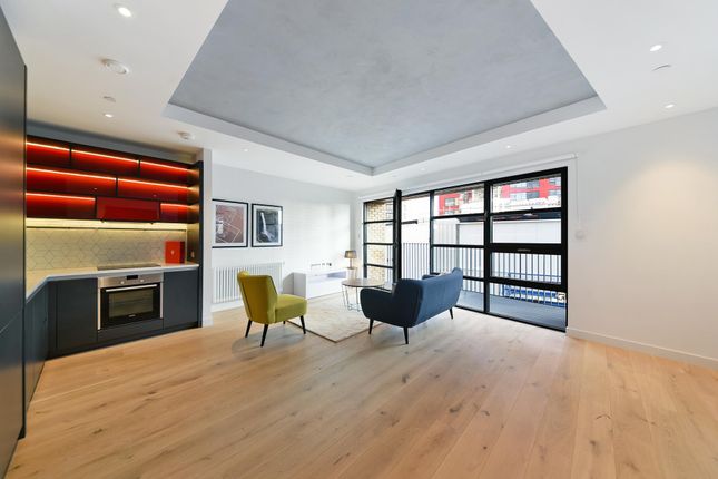 Flat for sale in Astell House, London City Island, London