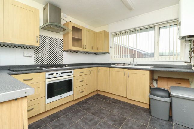 29, Pluckley Gardens, Margate photo 2