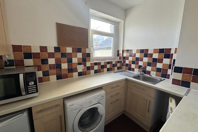 98,FFF, North Road, Cardiff photo 2