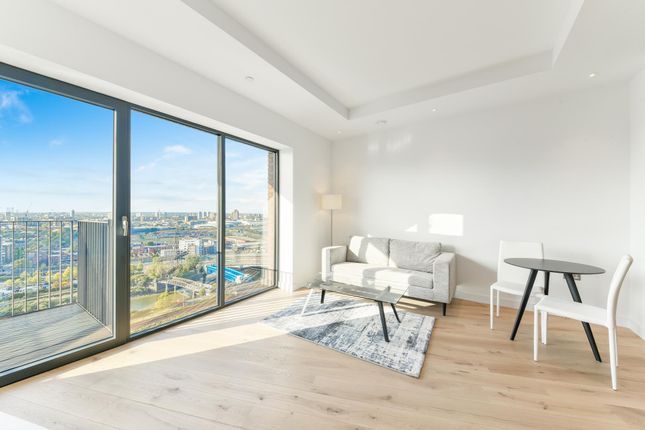 Thumbnail Flat to rent in Modena House, London City Island, London