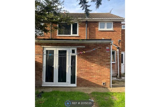 Semi-detached house to rent in Kinross Crescent, Luton