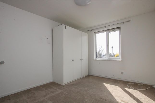 7 Primrose Court, Kings Road, Brentwood photo 4