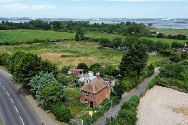 2-bed house on Rose Cottage, Lower Rainham Road, Rainham, Gillingham, £220,000