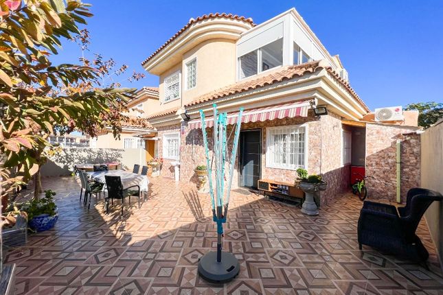 Thumbnail Villa for sale in Punta Prima, Alicante / Costa Blanca South, Spain