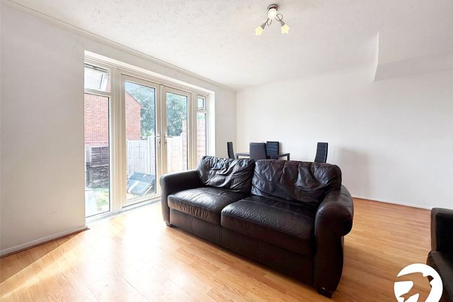 24, Walmer Gardens, Kent photo 3