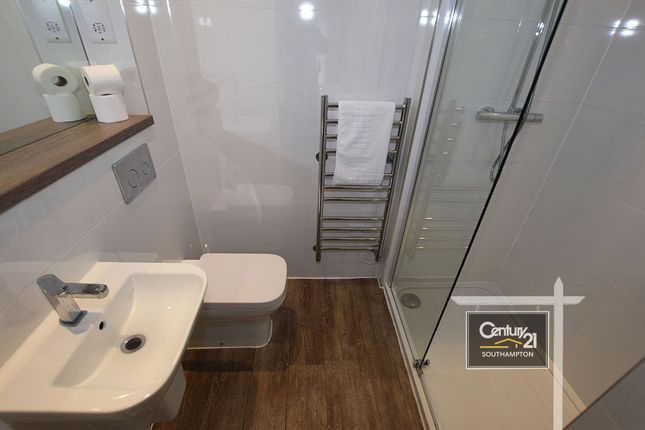 Studio to rent in |Ref: R205918|, Canute Road, Southampton